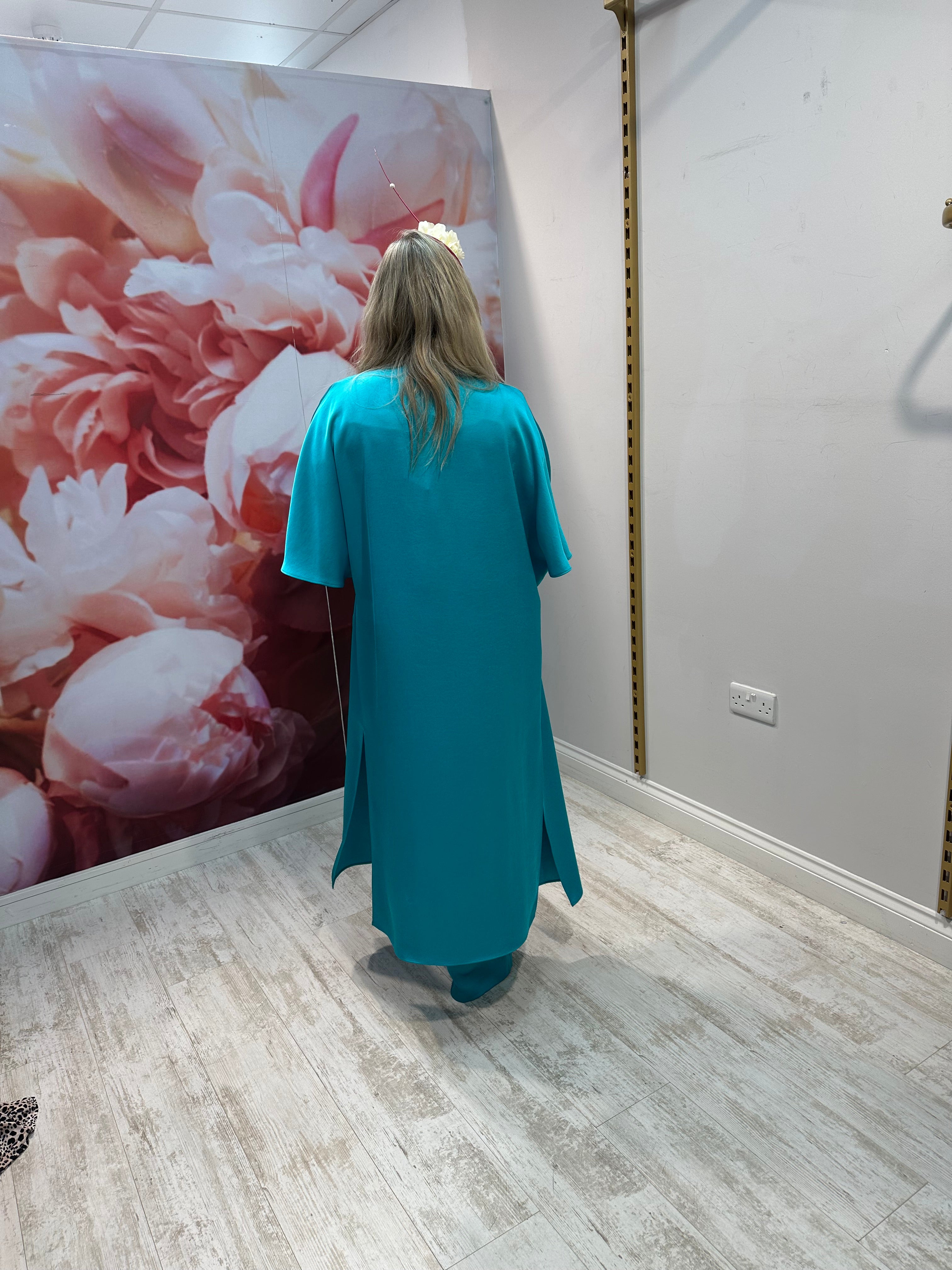 Turquoise 3 piece in satin effect fabric