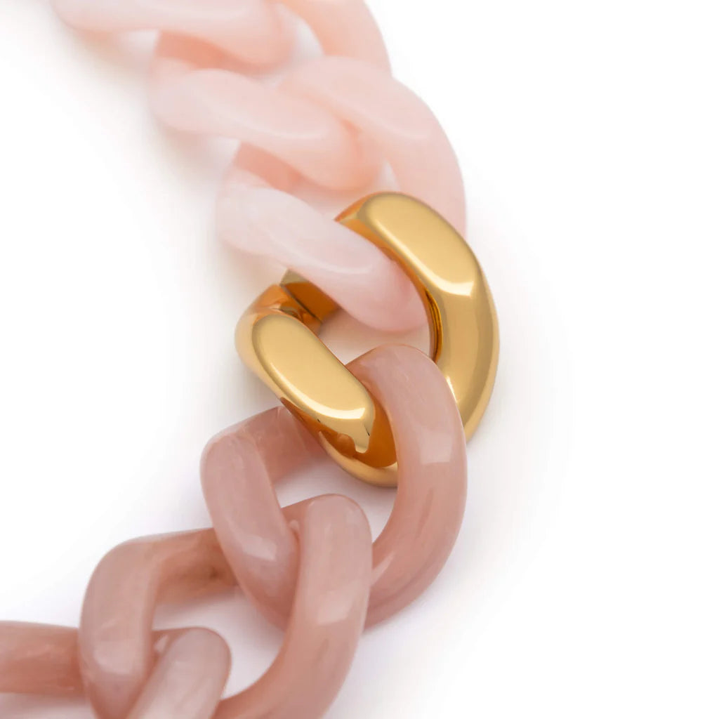 Flat bracelet in gold with blush marble