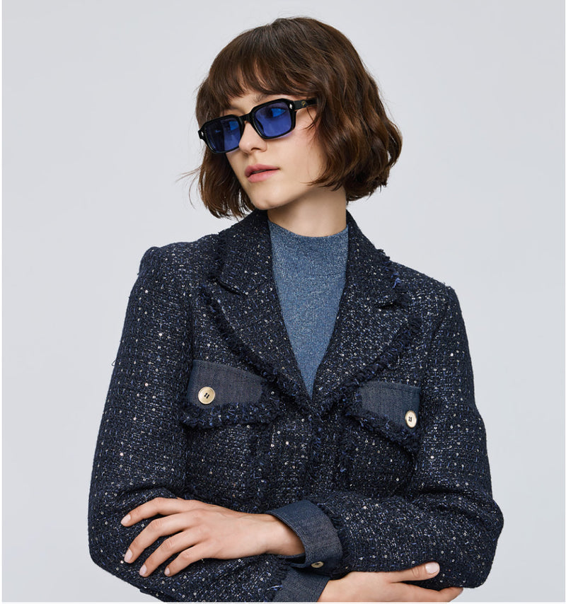 Cropped tweed blazer with lurex details.