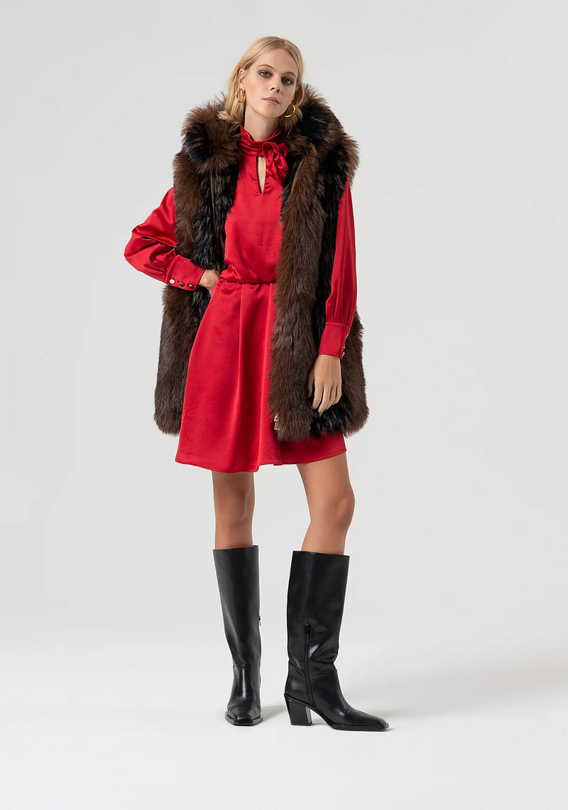 Short satin dress in deep red with corsage detail