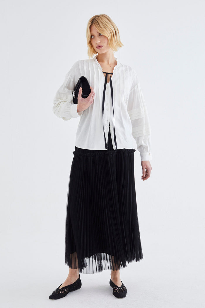 Tahia Tiered tulle skirt in black