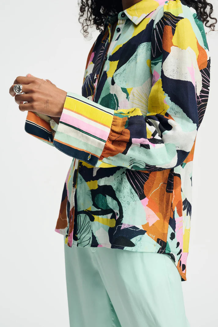 Linen/viscose blouse with unique bird pattern