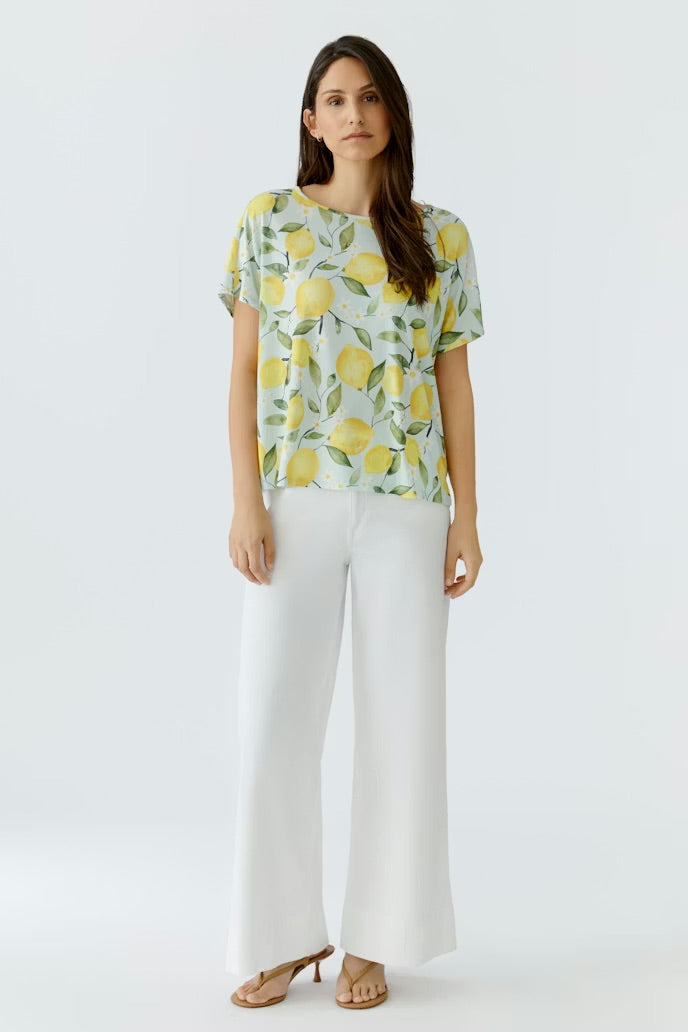 T-shirt in green with all over lemon print
