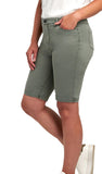 Chino shorts in khaki
