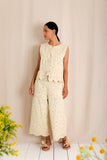 Loose fitting 3/4 length trousers with ditsy print