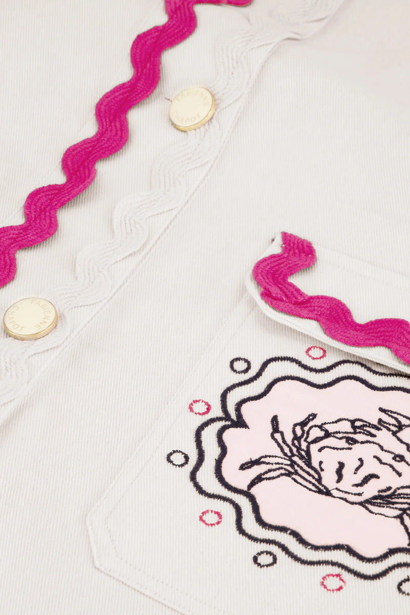 Fun jacket in cosy white with embroidery and braiding