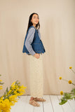 Loose fitting 3/4 length trousers with ditsy print