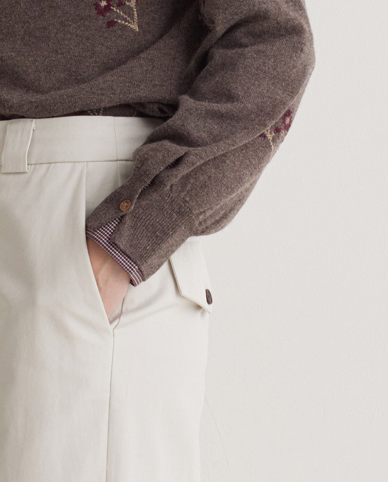 Deep taupe sweater with floral embroidery