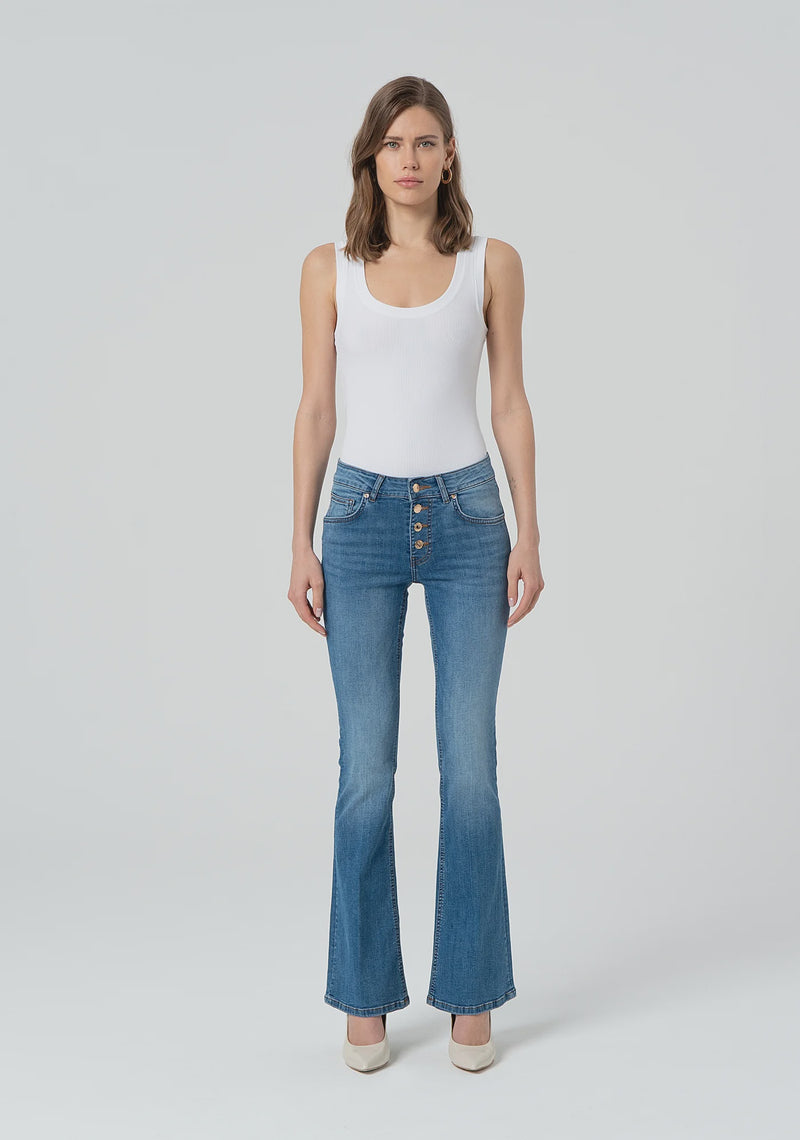 Sally bootcut Jean in mid wash