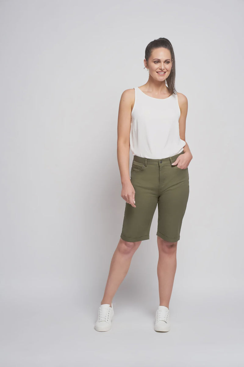 Chino shorts in khaki