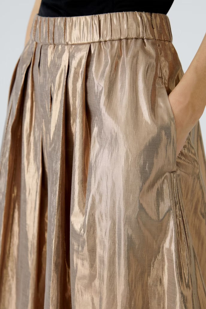 Midi skirt with subtle shimmer in cotton taffeta