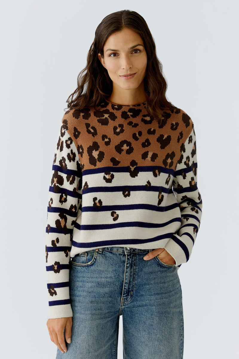 Pullover with leopard pattern and stripes