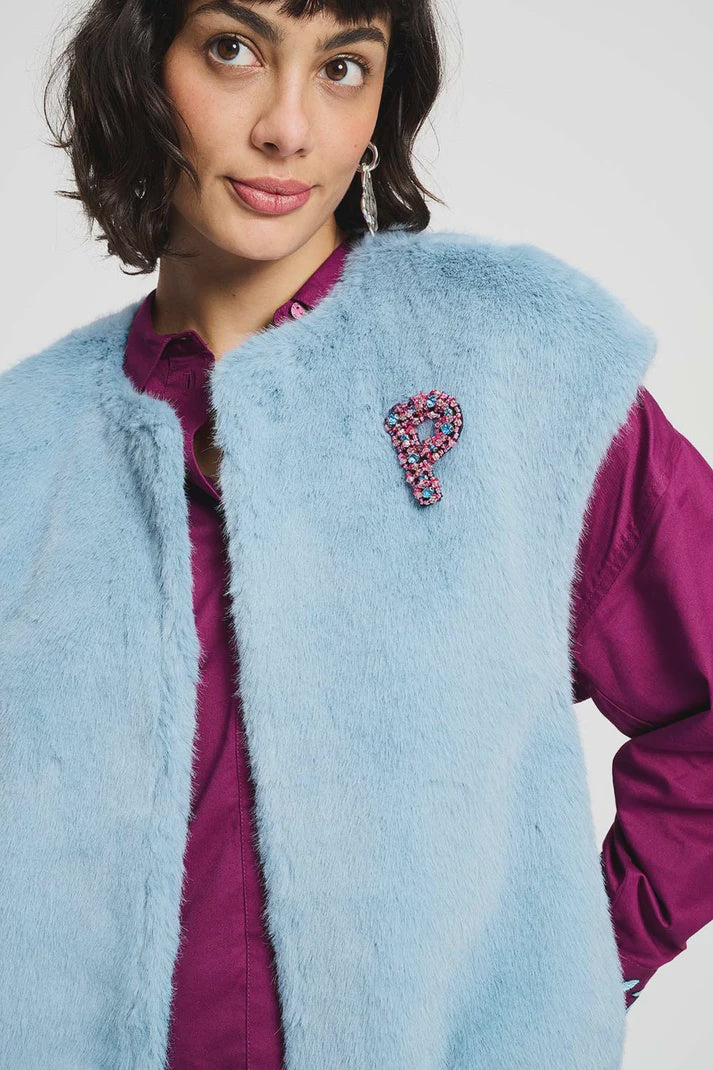 Gilet in light blue faux fur