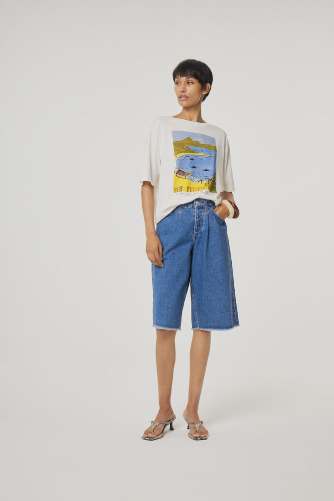 Cream Tshirt with seaside motif