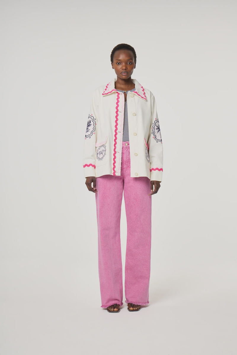 Fun jacket in cosy white with embroidery and braiding