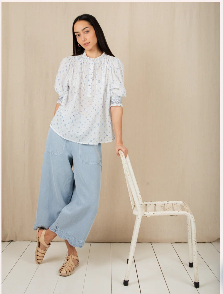 Wide leg 3/4 length trousers with scallop hem detail