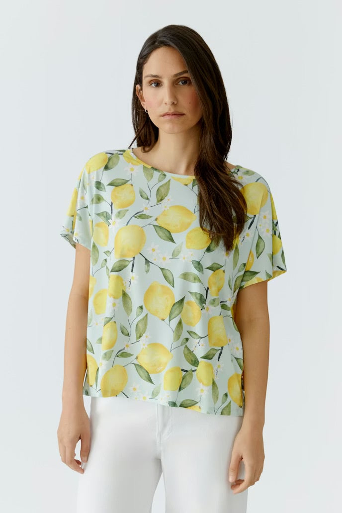T-shirt in green with all over lemon print