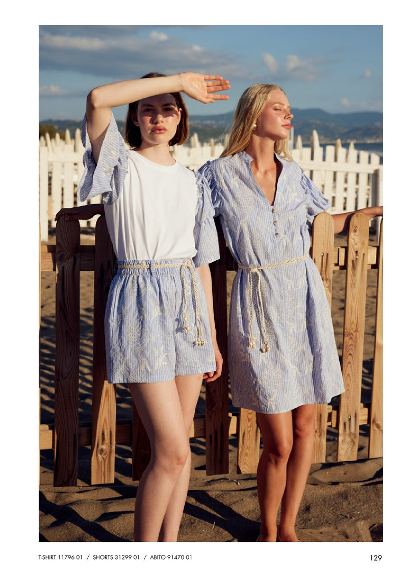 White T-shirt blue sleeve