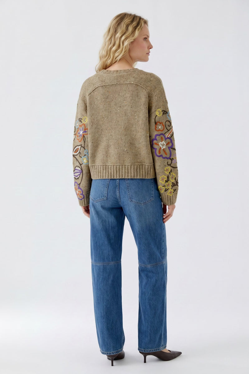 Pullover with colorful floral embroidery