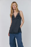 Cain top in washed black
