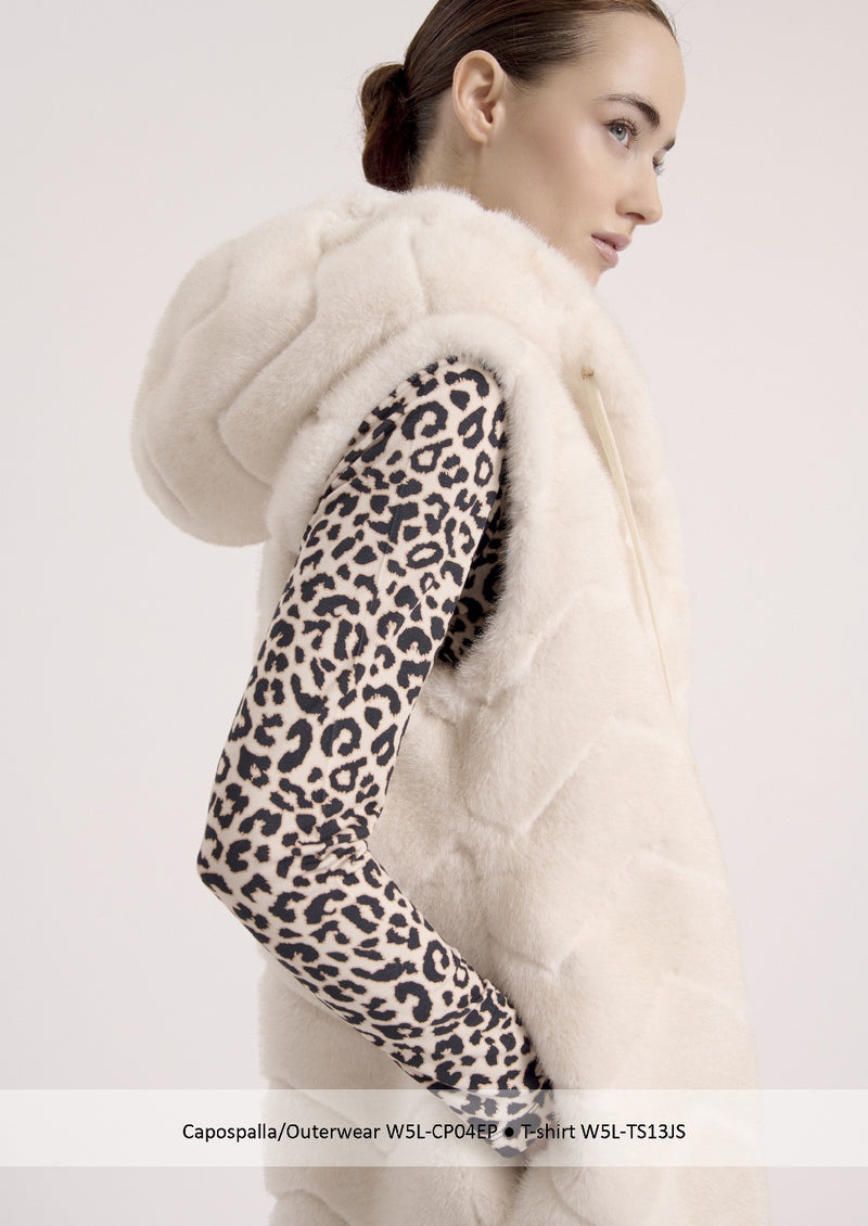 Sleeveless Gilet in ivory