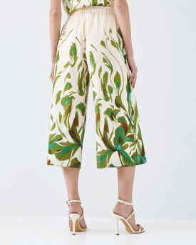Wide leg pants with leaf print