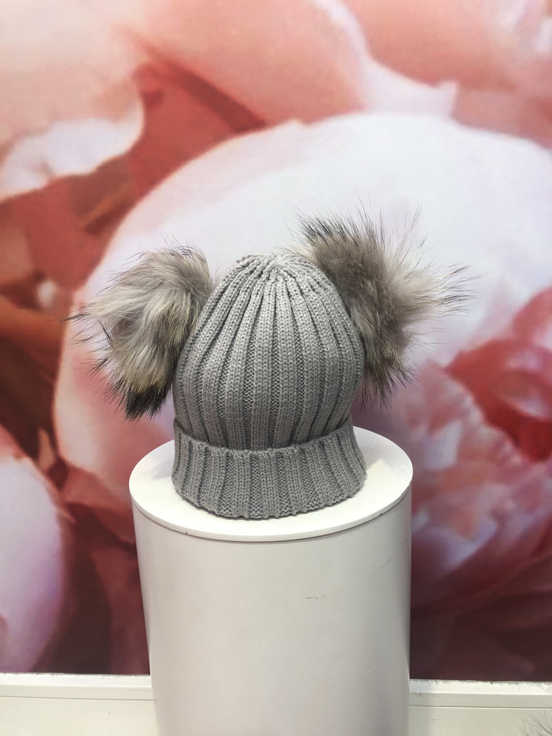 Double Pom Pom in Grey