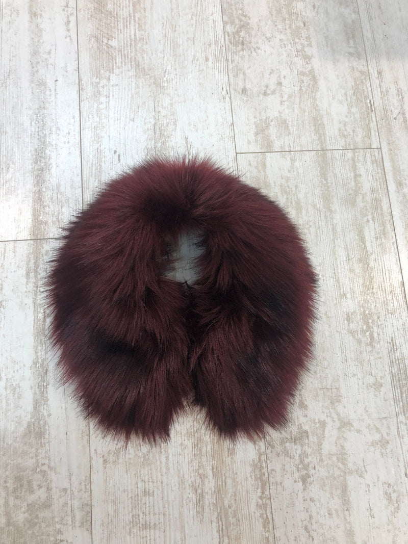 Dolly Collar in Burgundy Cloud