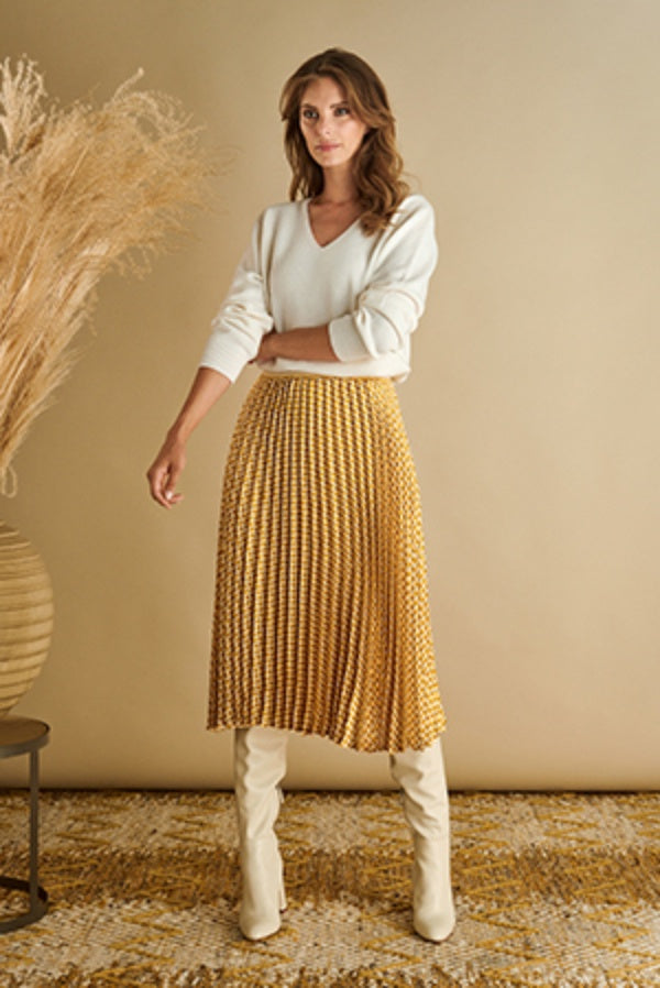 Pleated Skirt in Shiny Fabric in Mustard Print