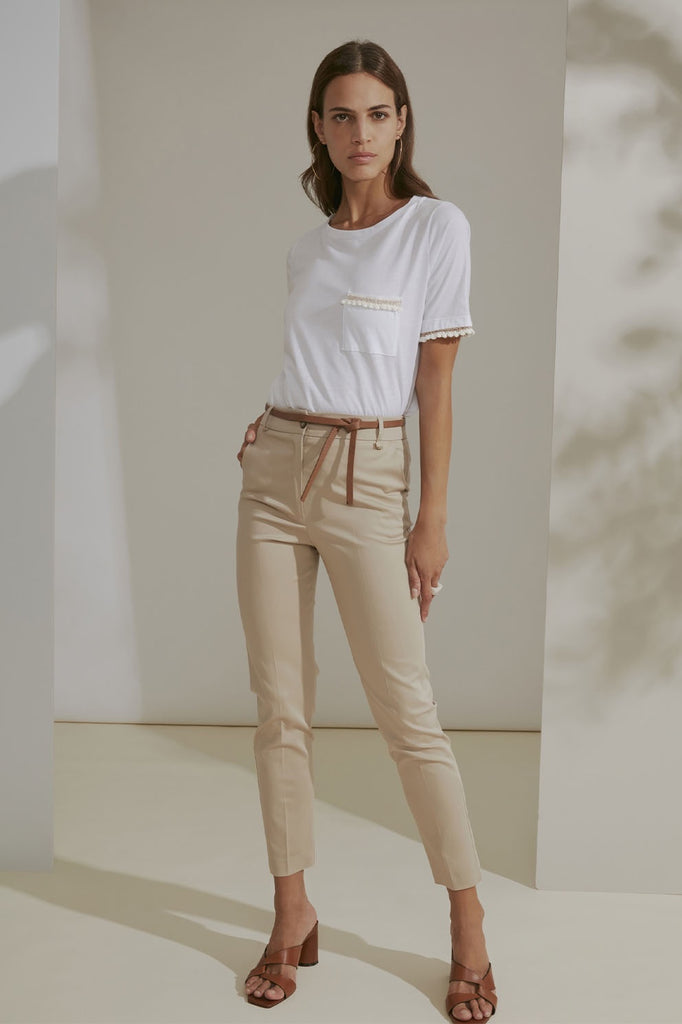 White and beige T shirt