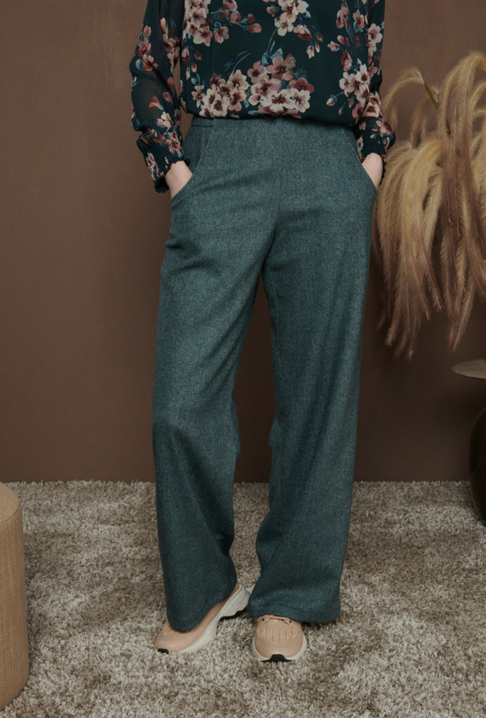 Tweed pants with herringbone pattern