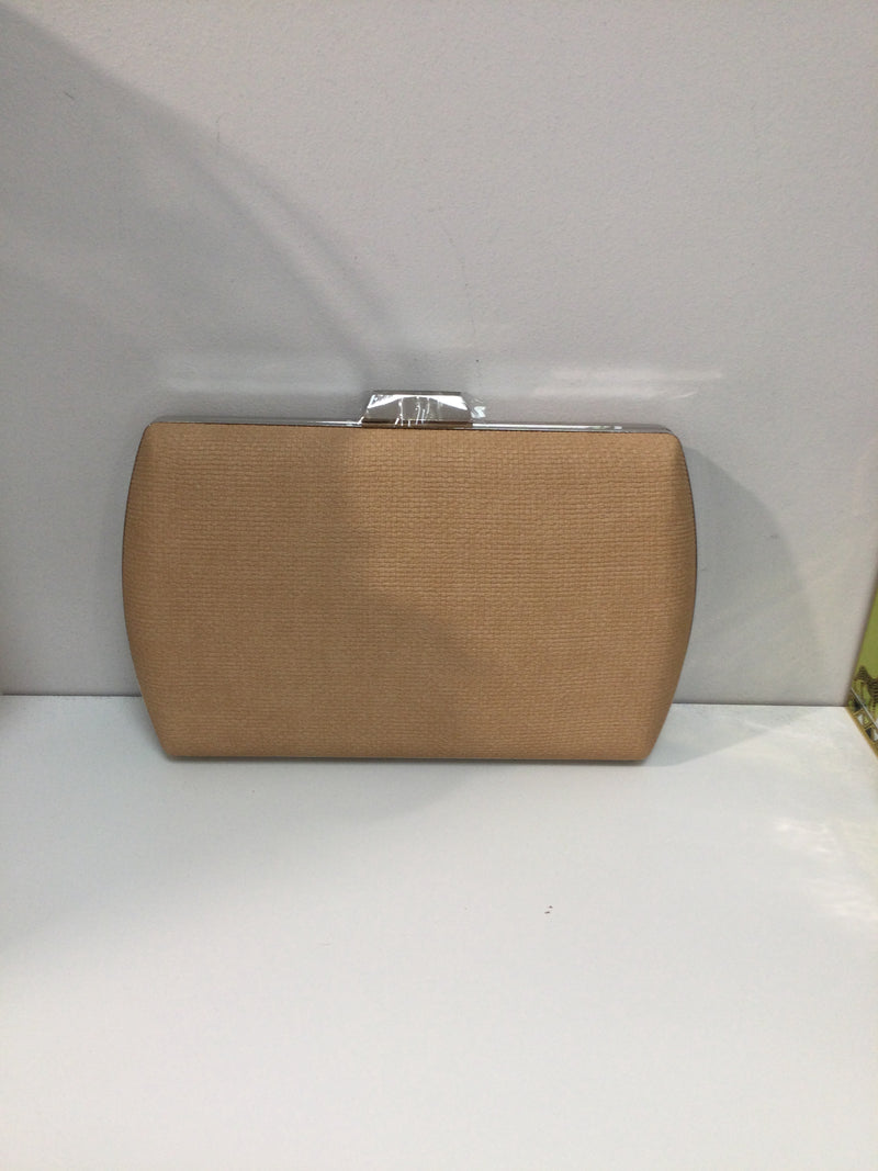 9803 caramel woven clutch