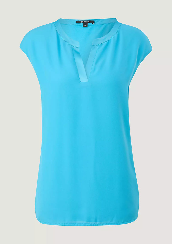 Top with Notch Neckline in Turquoise