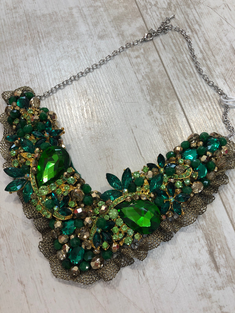 V Collar - Green & Gold with Gold Lace