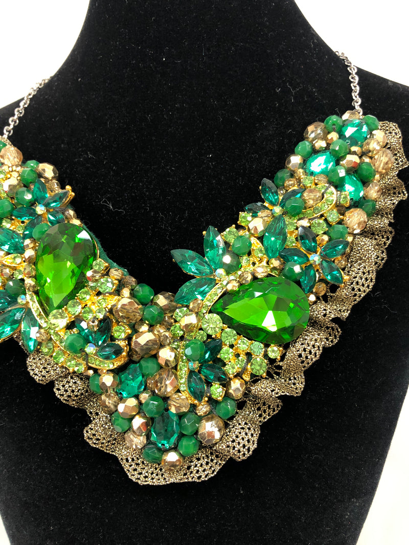 V Collar - Green & Gold with Gold Lace