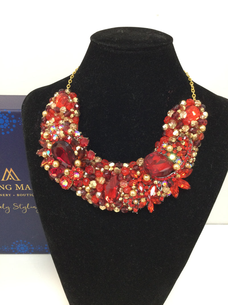 Collar in Red and Gold