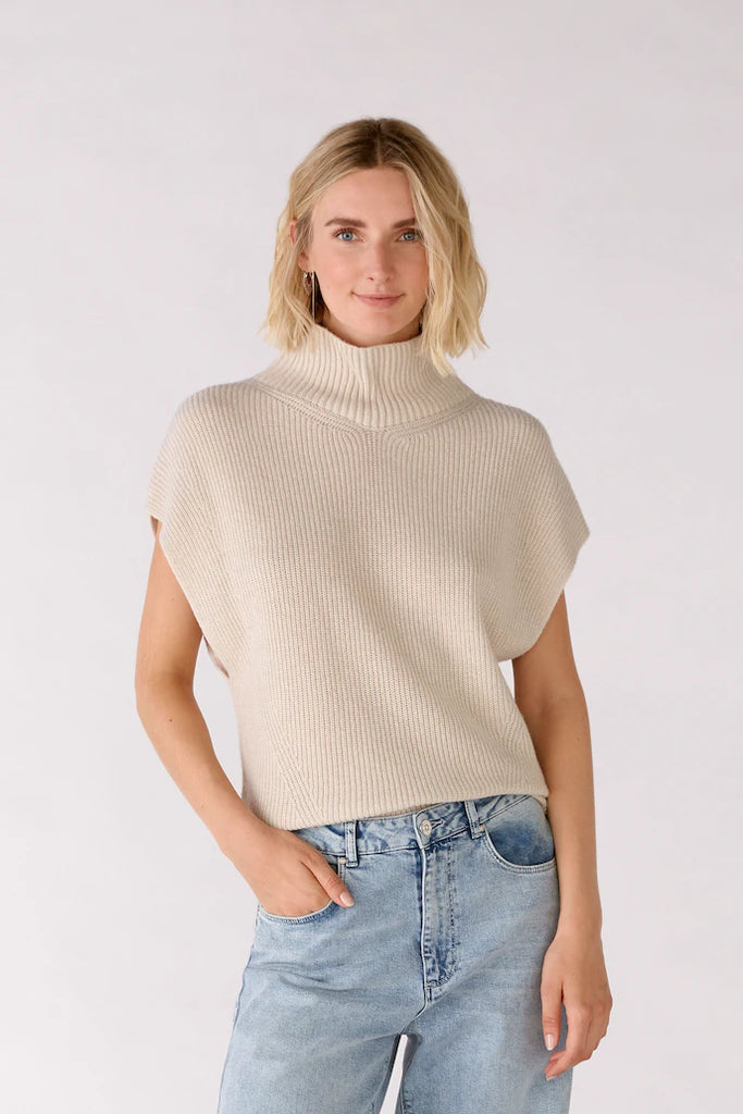 Sleeveless sweater in Taupe