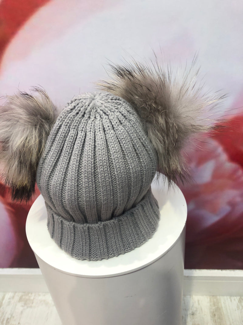 Double Pom Pom in Grey