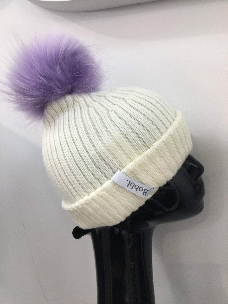Cream hats with lilac Bobbl